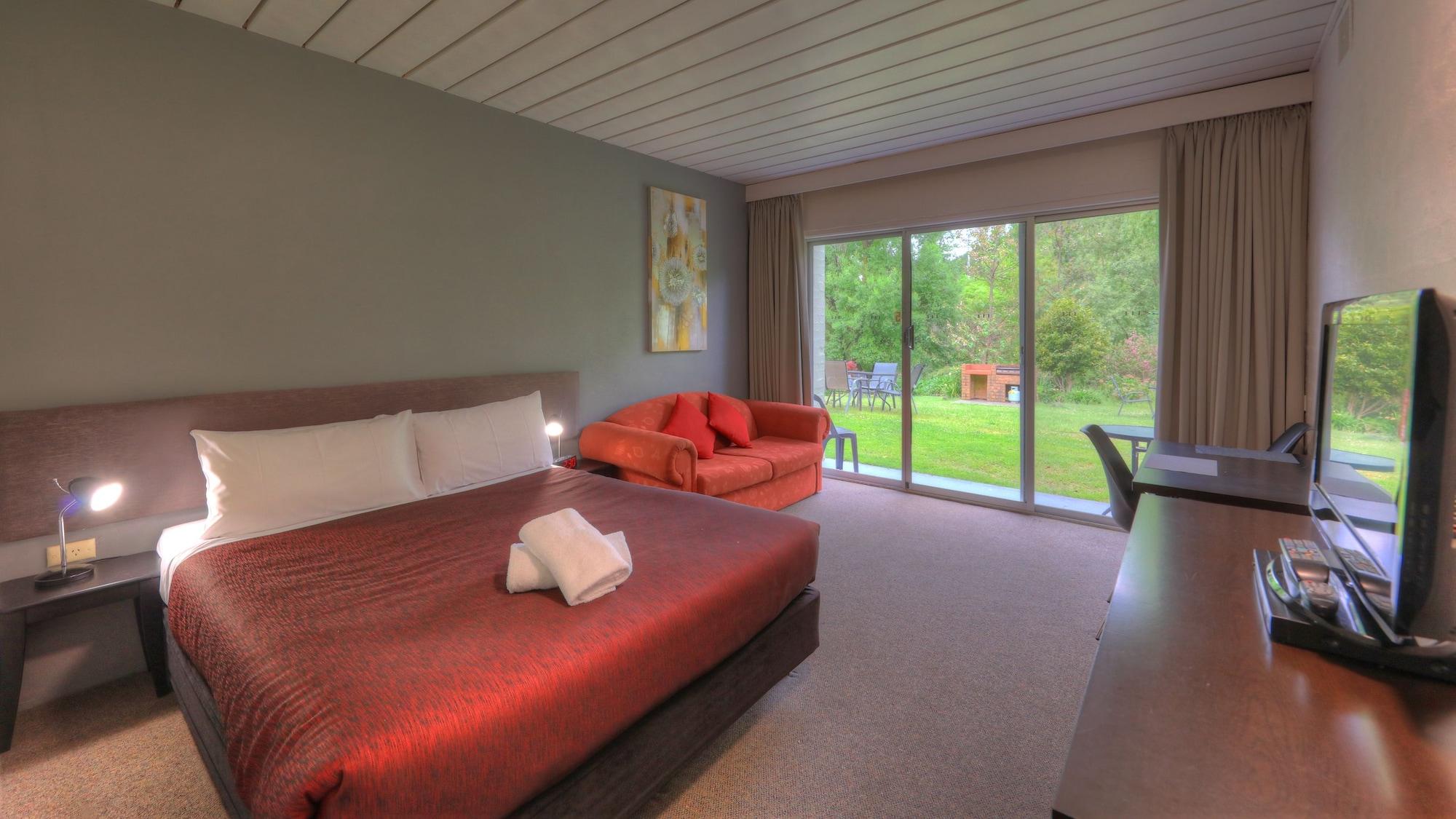 Riverbank Park Motel Bright Exterior foto