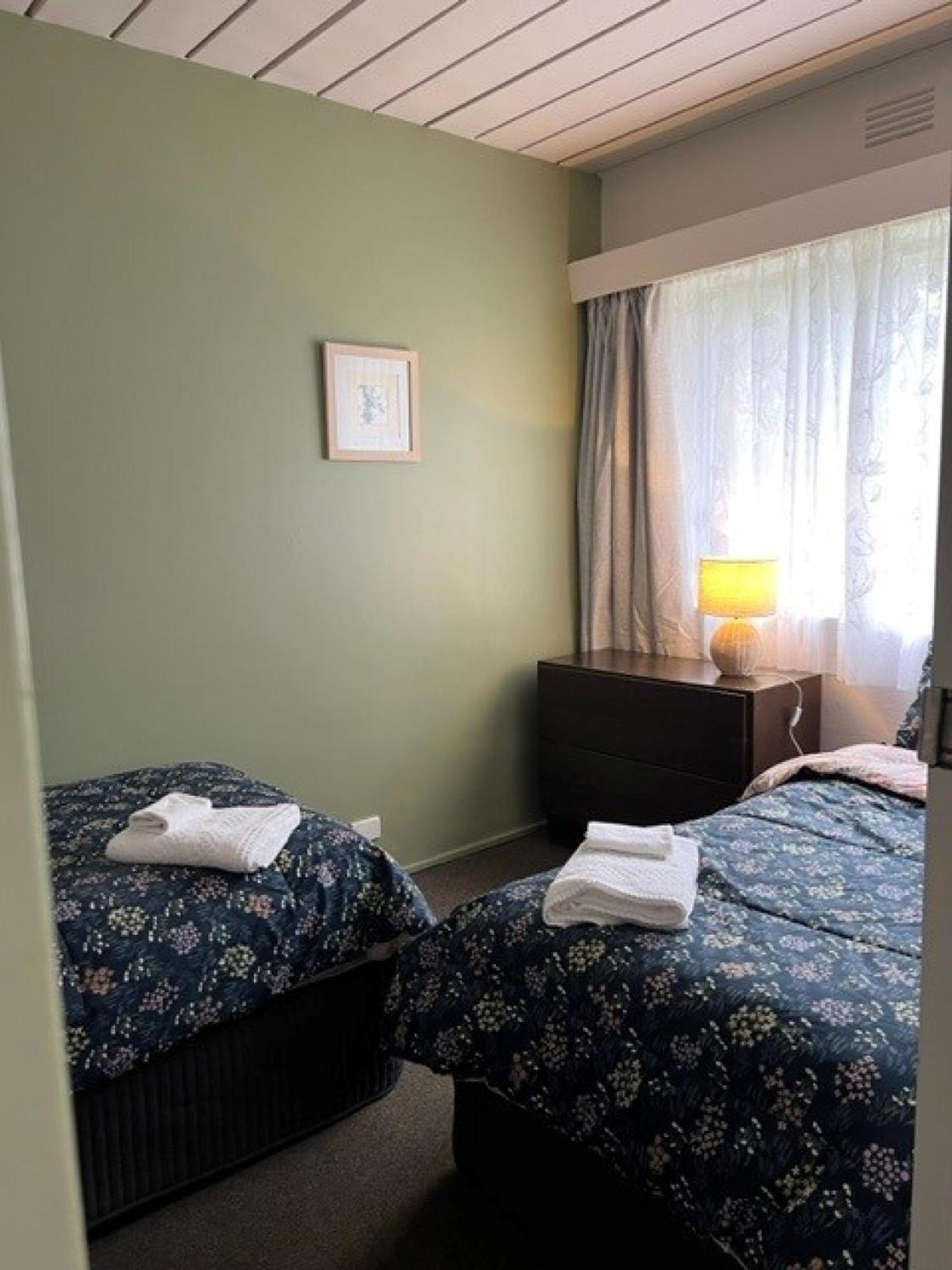 Riverbank Park Motel Bright Exterior foto